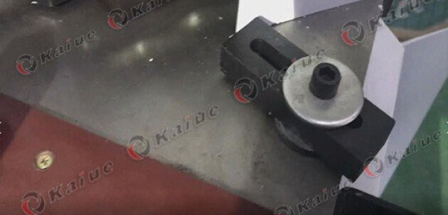Single Head Corner Crimping Machine 120 Details 2