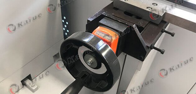 Automatic End Milling Machine Blade Move Details 2