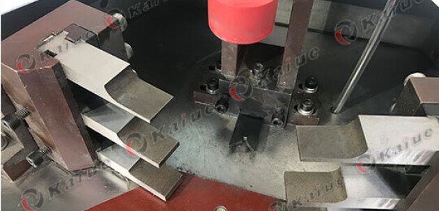 Single Head Corner Crimping Machine 120B Details 2