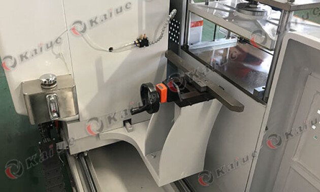 Automatic End Milling Machine Blade Move Details 1