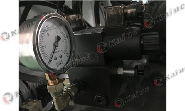 Single Head Corner Crimping Machine 140Z Details 1